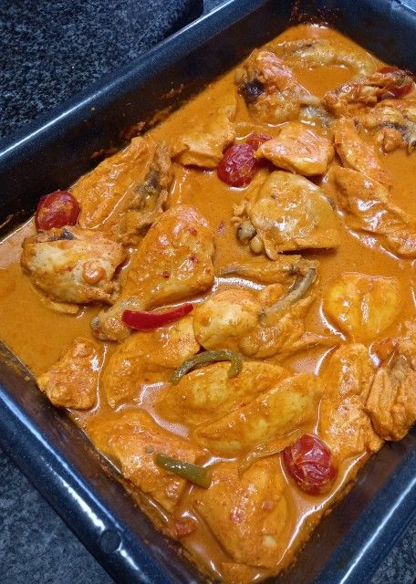 Saucy Portuguese Chicken recipe by Rafeeah Laher Portugese Chicken, Portuguese Chicken Recipes, Portuguese Meals, Samosa Recipes, Portuguese Chicken, Easy Samosa Recipes, Saucy Chicken, Chicken Vindaloo, Peri Chicken