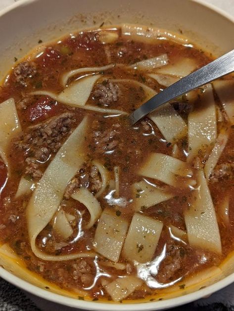 Hamburger Noodle Soup, Best Hamburger Soup Recipe, Sliced Carrots, Macaroni Soup, Beef Soup Recipes, Hamburger Soup, Beef Noodle Soup, Homemade Soup Recipe, Soup Easy