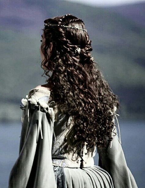 Sophisticated Crown Hairstyles for All Hair Types Medieval Hairstyles, Medieval Princess, Royalty Aesthetic, Fantasy Hair, Princess Aesthetic, Prom Hairstyles, Fantasy Aesthetic, Hair Inspiration Color, Crown Hairstyles