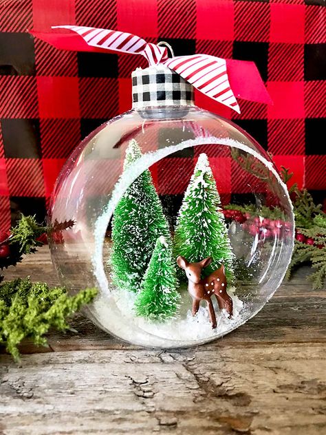 Glitter Ornaments Diy Polycrylic, Clear Christmas Ornaments, Glitter Ornaments Diy, Christmas Diorama, Cheap Christmas Diy, Diy Christmas Ornament, Curated Decor, Diy Christmas Tree Ornaments, Ornament Ideas