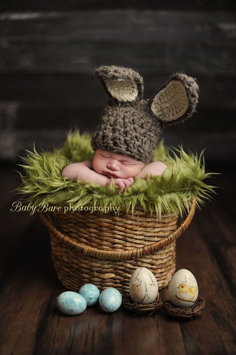 Happy Easter, Easter bunny, Baby Bare Photography Baby Easter Pictures, Easter Baby Photos, Baby Boy Easter, Easter Photography, Easter Photoshoot, Foto Newborn, Boy Photo Shoot, Baby Photoshoot Boy, Baby Boy Photography