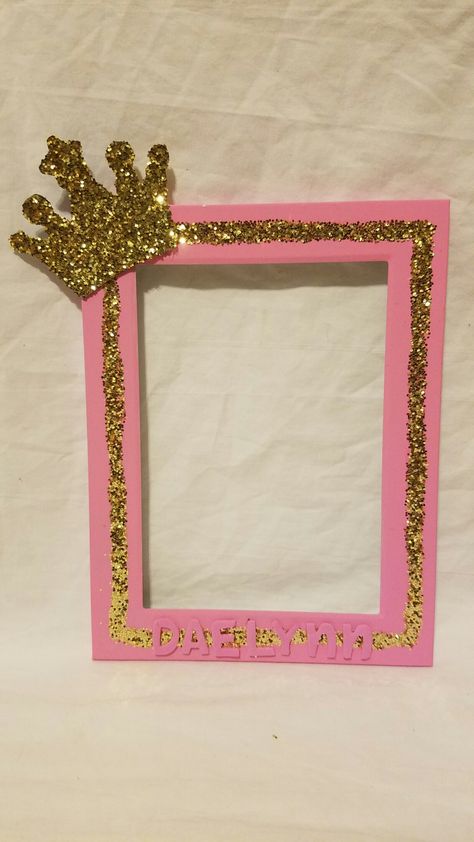 Princess Decorations Party Diy, Princess Theme Party Decorations Diy, Princess Party Photo Booth, Diy Princess Decorations, Princess Theme Backdrop, Pink And Gold Princess Party, Princess Photo Booth, Diy Photo Frame Cardboard, Cardboard Picture Frames