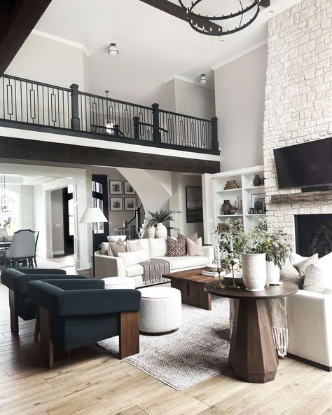 Two Story Open Living Room, Two Story Living Room Ceiling, High Ceiling Family Room, Two Story Living Room Design Inspiration, Modern Living Room High Ceiling, 2 Story Living Room Decor, 2 Story Living Room Ideas, 2 Story Great Room Ideas, Living Room Decor High Ceilings