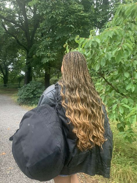 French Braids For Curly Hair, Beach Wave Braids, Blonde Box Braids With Curly Ends, French Curls Braids Blonde, Braids With Loose Hair, Braid Medium Hair, Light Braids, French Box Braids, Curly Knotless Braids