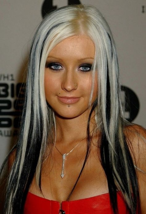 Christina Aguilera Christina Aguilera Makeup 2000s, Christina Aguilera Blonde And Black Hair, Cristina Aguilera Hair, Cristina Aguilera Costume, Chunky Lowlights, Lowlights On Blonde Hair, Christina Aguilera Costume, Christina Aguilera Hair, Christina Aguilera 2000s