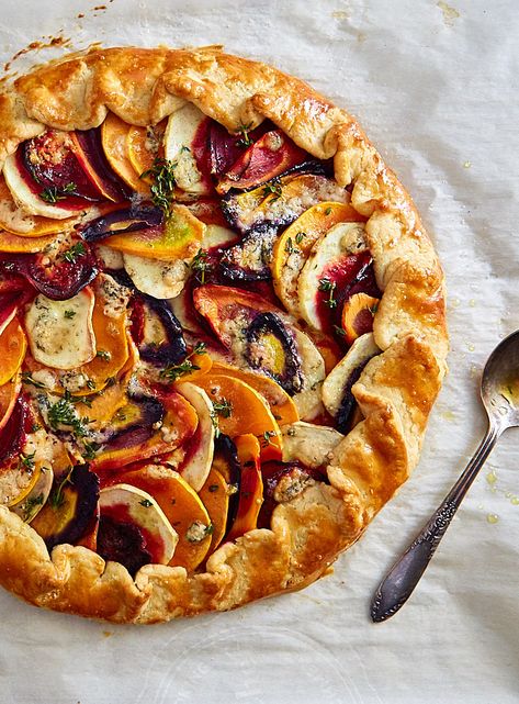 Vegetable Galette, Craving Tasty, Vegetable Tart, Galette Recipe, Roasted Vegetable, Flaky Pie Crust, Tart Recipes, Veggie Dishes, Blue Cheese