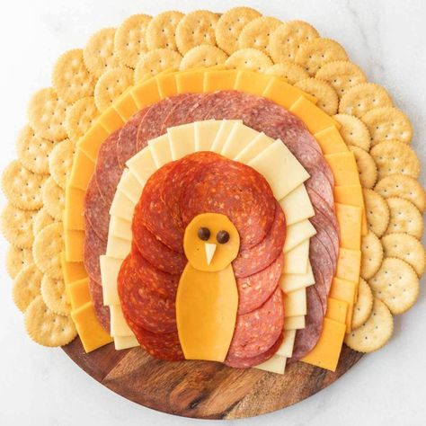 Thanksgiving Cracker Tray, Turkey Cracker Tray, Turkey Cheese Tray Thanksgiving, Turkey Meat And Cheese Tray, Thanksgiving Turkey Cheese Platter, Turkey Cheese Platter Thanksgiving, Meat And Cheese Tray Ideas Thanksgiving, Cheese And Cracker Turkey Tray, Crackers And Cheese Board