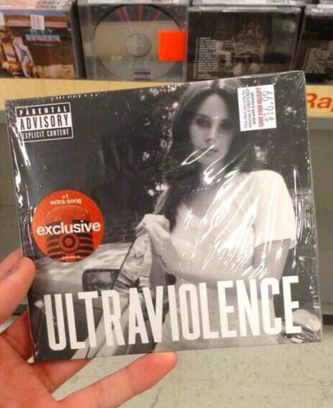 Lana Del Rey #LDR #Ultraviolence Lana Del Rey Cd, Lana Del Rey Albums, Lana Del Rey Ultraviolence, Vinyl Aesthetic, Lana Del Rey Vinyl, Dream Gift, Vinyl Cd, Beastie Boys, Lana Del Ray