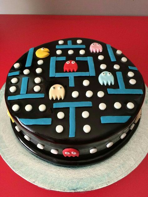 PACMAN CAKE Birthday Cupcakes For Men, Pac Man Cake, Bolo Naruto, Cupcakes For Men, Man Cake, Black Cake, Character Cakes, Pac Man, Birthday Cupcakes