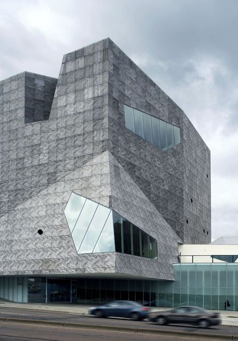 AD Special: Walker Art Center - Herzog & de Meuron by Duccio Malagamba Art Center Architecture, Walker Art Center, Walker Art, Interesting Buildings, Brutalism, Layout Inspiration, Art Center, Contemporary Architecture, Amazing Architecture