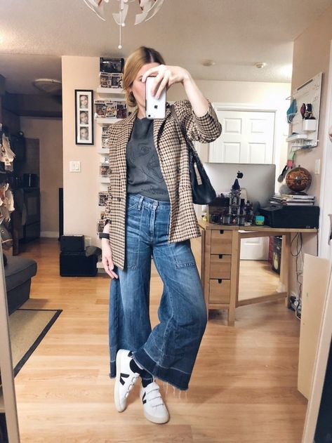 What I Wore this week | Zara Einstein Tee | Wide Leg Jeans | Checkered Blazer | Veja 3 Lock | Chanel bag | livelovesara Style Wide Leg Jeans, Wide Leg Jeans Outfit, Legs Outfit, Checkered Blazer, Looks Jeans, Jeans Outfit Winter, Blazer Outfit, Cooler Look, Fashion Weeks