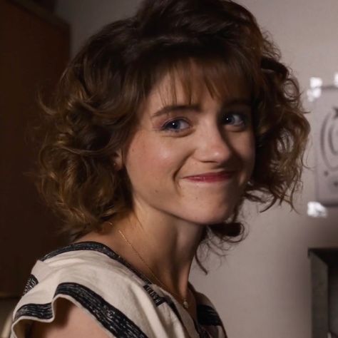 Scoop Troop, Natalia Dyer, Nancy Wheeler, Stranger Things Characters, Finn Wolfhard, Stranger Things Netflix, Bobby Brown, Serie Tv, Celebrity Crush