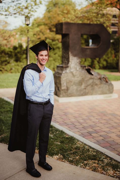 Alec's Purdue Graduation Session in West Lafayette, Indiana - Kelly McPhail Photography Guys Graduation Outfits, Graduation Preparation, Purdue Graduation, Male Graduation Pictures, Men Graduation Outfit, Male Graduation, Pose Men, West Lafayette Indiana, College Grad Pictures