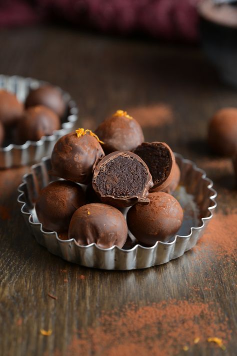 Waffle & Whisk: Chocolate Orange Truffles - Bakemas Day 13 Chocolate Orange Truffles, Gluten Free Truffles, Orange Truffles, Dark Chocolate Orange, Bite Size Snacks, Dark Chocolate Truffles, Homemade Sweets, Dessert Sauces, Healthy Chocolate