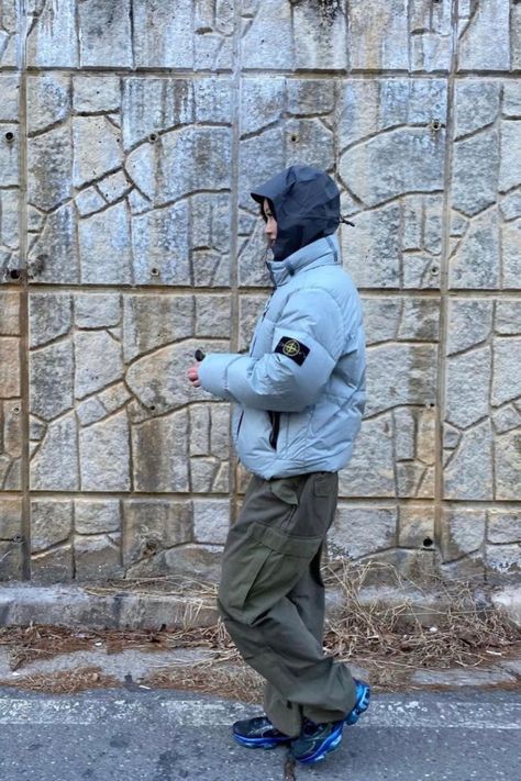 Island Style Clothing, Stone Island Jacket, Island Outfit, Streetwear Inspo, Island Fashion, Winter Lookbook, Island Man, Hiking Fashion, Functional Fashion