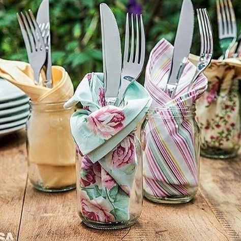 Diy Napkin Folding, Zen Mode, Deco Champetre, Tafel Decor, Outdoor Food, Napkin Folding, Party Recipes, Deco Floral, Table Napkins