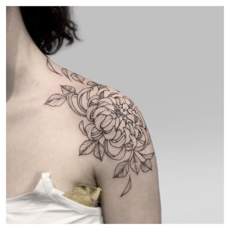 Flower Tattoos On Shoulder, Crisantemo Tattoo, Tattoos On Shoulder, Chrysanthemum Flower Tattoo, Front Shoulder Tattoos, Japanese Flower Tattoo, Chrysanthemum Tattoo, Flower Tattoo Shoulder, Birth Flower Tattoos