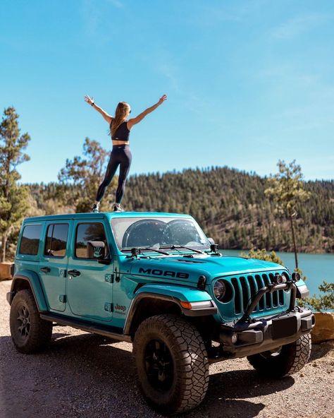 Jeep Wrangler Photoshoot, Jeep Garage, Jeep Lifestyle, Jeep Jku, Jeep Photos, Jeep Girls, Blue Jeep, Car Things, Hors Route