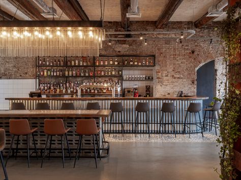 Ruin Bar Pivzavod / Fruit Design Studio | ArchDaily Brick And Beam Interior, Red Brick Interior, Back Bar Design, Brick Cafe, Warehouse Interior, Bar Industrial, Bar Restaurant Interior, Modern Restaurant Design, Wooden Beams Ceiling