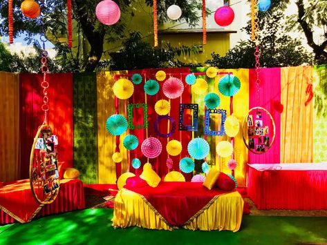 15+ Haldi Decoration Ideas for Terrace - Haldi Decoration for Terrace Roka Ceremony Decoration, Ideas For Terrace, Decor For Indian Wedding, Haldi Theme, Roka Ceremony, Haldi Decoration Ideas, Haldi Ceremony Decorations, Haldi Decoration, Bangle Ceremony