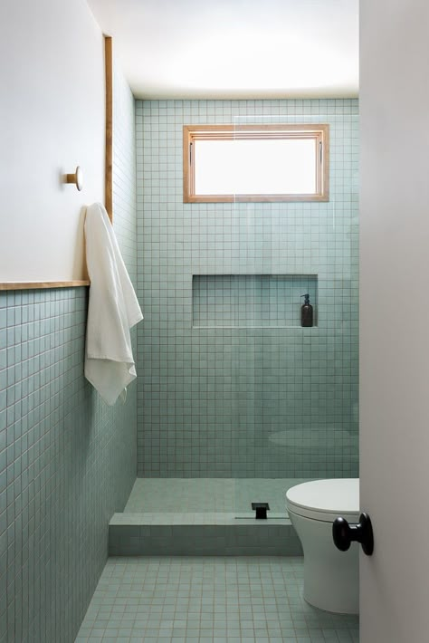 Green Blue Bathroom, Sky Blue Bathroom, Compact Ensuite, Compact Bathroom Design, Blue Bathrooms Designs, Los Angeles Interior Design, Pantry Wall, Midcentury Home, Blue Bath