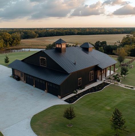 Black Barndo, Black Barndominium, Oregon House, Ranch House Designs, Ranch House Decor, Cozy Cabins, Barn Style House Plans, Dream Life House, Craftsman Style House Plans