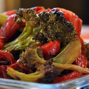 Paleo Veggies, Red Pepper Recipes, Bell Pepper Recipes, Calorie Recipes, Vegetable Side, Healthy Side, Roasted Broccoli, Sugar Detox, Healthy Sides