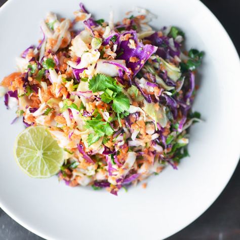 Tri-Colour Slaw with Lime Dressing Quick Easy Side Dishes, Asian Slaw Recipe, Barbecue Chicken Recipe, Resep Salad, Asian Slaw, Roasted Shrimp, Crunchy Salad, Slaw Recipes, Lime Dressing