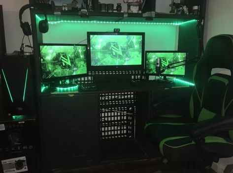 Gaming Green Aesthetic, Green Gaming Room Aesthetic, Dark Green Gaming Setup, Green Gaming Setup, Bedroom Aesthetic Dark, Pc Aesthetic, Green Pc, Gaming Bedroom, Tech Room