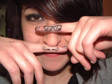 Mustache Tattoo On Finger, Creepy Bear, Mustache Tattoo, Tattoo On Finger, Emo Tattoos, Scene Tattoo, Finger Tattoo Designs, Scene Drawing, Bear Tattoo