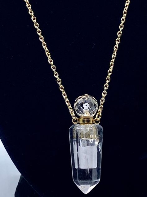 Potion Necklace, Vampire Oc, Craft Journal, Crystal Bottle, Essential Oil Necklaces, Vial Necklace, Potion Bottles, Crystal Perfume Bottles, Pipettes