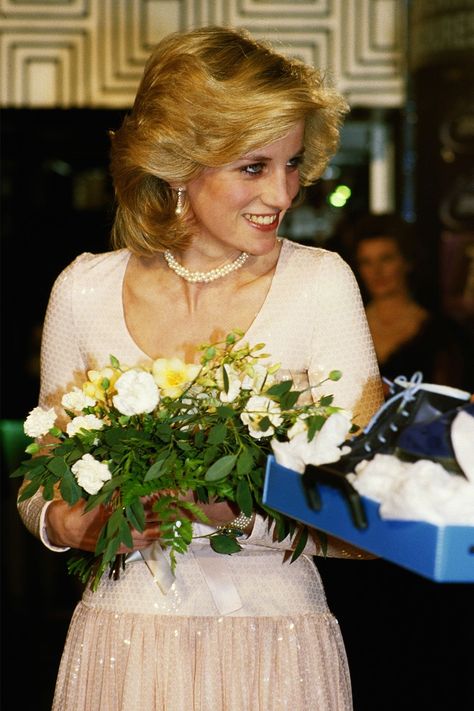 Diana Hair, Princess Diana Hair, Diana Williams, Princess Diana Fashion, Princess Diana Family, Princess Diana Photos, Princess Diana Pictures, Elegante Y Chic, Prinz Harry