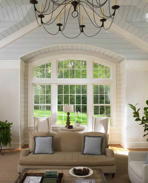 A 1930s white brick house gets a stunning makeover in rural Connecticut Traditional Family Room, Neutral Interiors, White Brick, Residential House, Family Room Design, Colonial House, Furniture Arrangement, Residential Design, Vaulted Ceiling