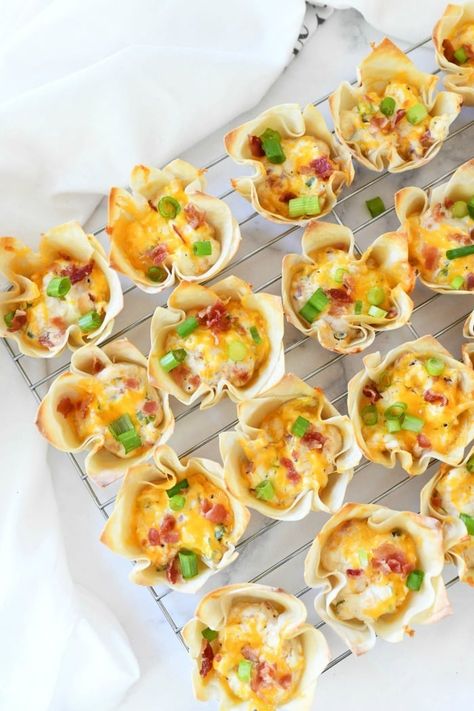 Bacon & Cheese Wonton cups are baked, bite-sized snacks that are loaded with flavor. These are perfect for parties, quick lunches, or game day snacking! Wonton Appetizer Recipes, Cup Appetizers, Appetizers Shrimp, Wonton Cups Appetizers, Wonton Appetizers, Cheese Wontons, Wonton Cups, Shrimp Sausage, Wonton Recipes