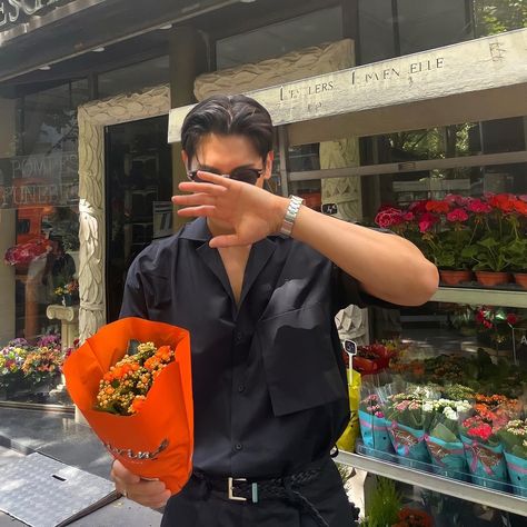 Guy Holding Flowers Aesthetic, Bro Port, Male Port, Random Port, In Boyfriend Material, Boy Port, Rpw Boy, Rp Port, Rpw Ports