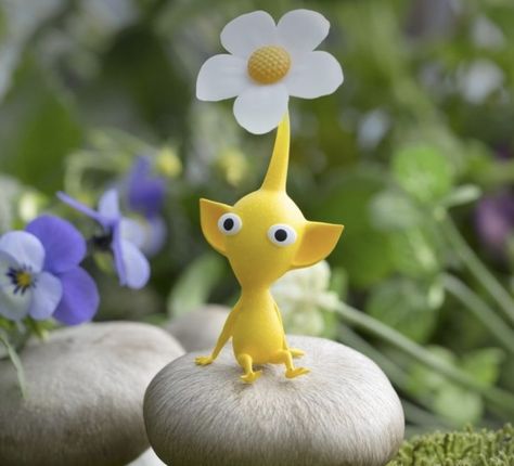 Yellow Pikmin, Indie Game Development, Nintendo Art, Team Rocket, Apple Watch Wallpaper, Weird Creatures, Video Game Art, Spirit Animal, Cute Icons