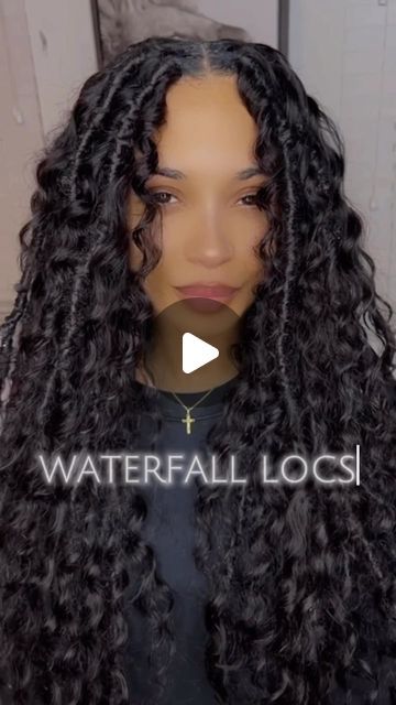 Bonita Locs on Instagram: "Waterfall Locs Tutorial on sale 🚨🚨 the best technique, learn and add it to your service 😍 You can also purchase this tutorial for your stylist or yourself to do at home 😍 saved lives is also incudes and you get 30 days to watch the lives💕 Link in bio to purchase. Goes back to $400 on Monday the Juneteenth sale!! #waterfalllocs #locsstylist #locsclass #fauxlocs" Waterfall Locs Crochet, Waterfall Locs Tutorial, Boho Locs Tutorial, Loc Crochet Hairstyles, Crochet Locs Hairstyles, Faux Locs With Curls, Waterfall Locs, Bonita Locs, Crown Styles