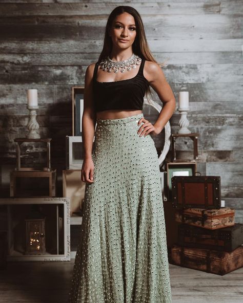 Mint Saree, Traditional Skirt And Top, Lehenga Ideas, Saree White, Lehenga Inspiration, Code Dress, Desi Dress, Lehenga Design, Indian Outfits Lehenga