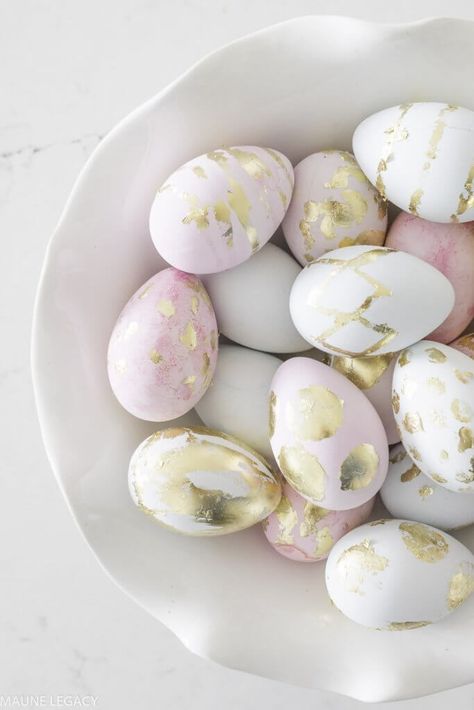 15  Creative Easter Egg Ideas for Your Family Gold Easter Eggs, Easter Egg Coloring Pages, Creative Easter Eggs, Easter Egg Fillers, Easter Egg Cookies, Painted Eggs, Diy Gold, Easter Egg Dye, Easter Egg Crafts