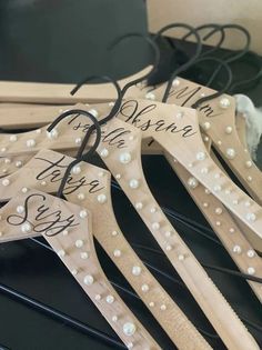 Wedding Day Hangers Diy, Wedding Hangers Personalized Diy, Bridesmaids Gift Ideas From Bride Wedding Day, Wedding Gift Ideas Personalized, Bags For Bridesmaids Gifts, Wedding Day Pearls, Diy Wedding Dress Hanger, Pearl Bridal Hangers, Wedding Heirloom Ideas