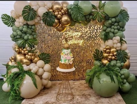 Green And Brown Theme Party, Green And Gold Themed Birthday Party, Green Gold Theme Party, Green Gold And Cream Party Decor, Olive Green Birthday Decorations, Safari Balloon Decorations, Green Birthday Backdrop, Party Ideas Decoration, Safari Birthday Party Decorations