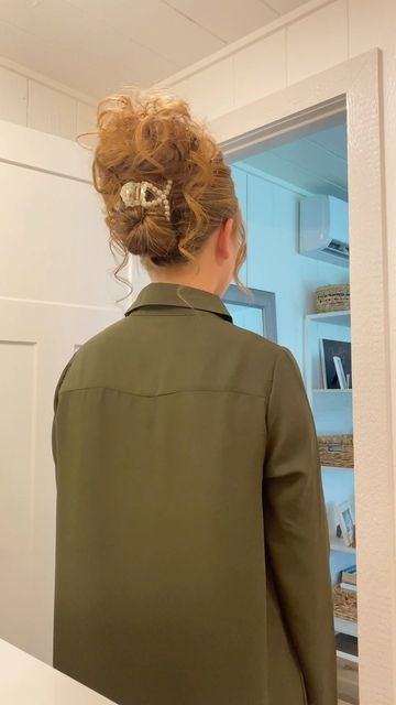 Pentecostal Hairstyles Updo, Apostolic Hairstyles Easy, Apostolic Hairstyles, Claw Clip Updo, Apostolic Hair, Pentecostal Hairstyles, Modest Christian Clothing, Hair Doos, Girl Hairstyle