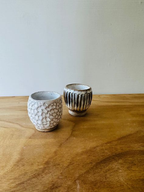 Ceramic Shot Glasses Handmade, Clay Toothpick Holder, Clay Match Holder, Clay Shot Glasses, Shot Glass Ideas, Shot Glasses Diy, Ceramic Shot Glasses, Ceramic Ring Holder, Pottery Pinch Pot