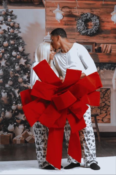 Matching Christmas Pajamas Couples Photoshoot, Elf Photoshoot Ideas, Mr And Mrs Claus Photoshoot, Cute Couple Christmas Pajamas Pictures, Pj Christmas Photos Couples, Christmas Pajamas Couples Black, Couple Christmas Photoshoot, Christmas Photoshoot Ideas For Couples, Couple Christmas Pajamas Black People