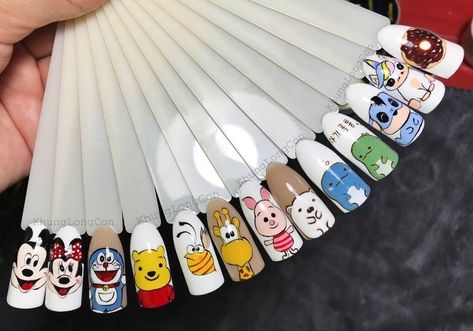 Easter Nails Ideas, Nail Art Wheel, Make Nails, Cartoon Nail Designs, Spring Nails 2023, Disney Inspired Nails, Disney Acrylic Nails, Kutek Disney, Crazy Nail Art