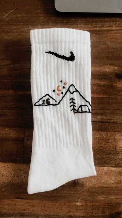 Embroidery On Socks Diy, Socks Embroidery Diy, Embroidery Socks Ideas, Nike Sock Embroidery, Embroidered Nike Socks, Embroidered Socks Diy, Nike Socks Embroidery, Embroidery On Socks, Sock Embroidery