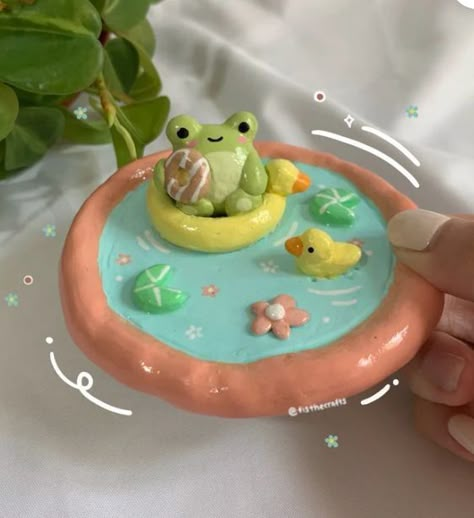 Japanese Clay Art, Sculpture Clay Ideas, Clay Art Aesthetic, Frog Clay, Clay Frog, Clay Trinket Dish, Fimo Art, Clay Plates, Diy Air Dry Clay