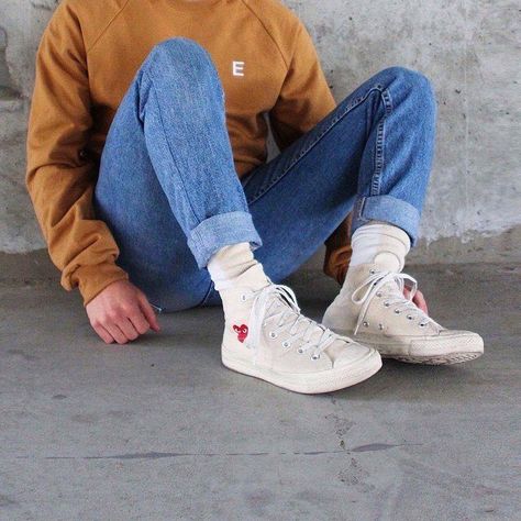 Pinterest: meerilouhivuori ♡ Instagram: meerilouhivuori ✨ #90SFashionTrends 80s Fashion Trends, Trendy Mens Fashion, Streetwear Mode, Mens Fashion Classic, Cuffed Jeans, White Converse, Trik Fotografi, Mens Fashion Trends, 80s Fashion