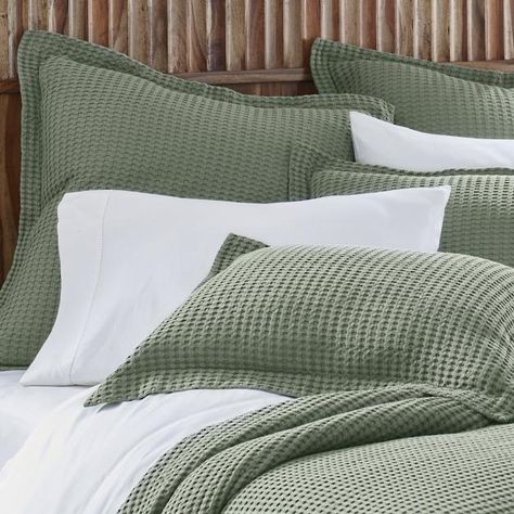 Green Comforter Bedroom, Waffle Bedding, Green Bedding Set, Green Comforter, Dream Dorm, Cream Bedding, Cool Kids Rooms, Sage Green Bedroom, Green Sheets