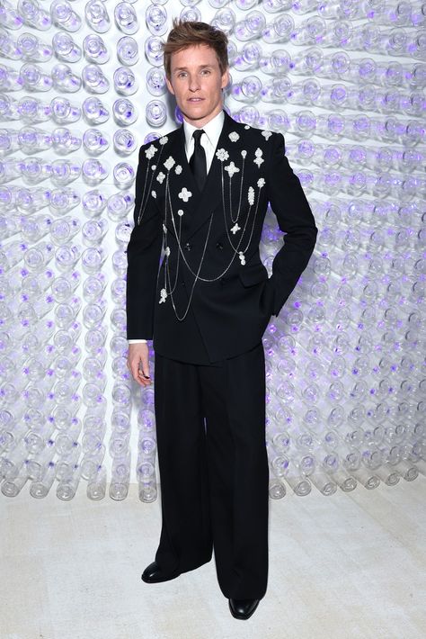 The Met Gala 2023, Bedazzled Jeans, Gala Outfit, Met Gala Red Carpet, Best Dressed Man, Eddie Redmayne, Gq Men, The Met Gala, British Actors